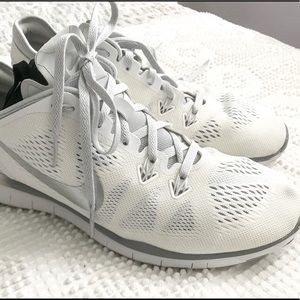 Size 9 White Nike’s